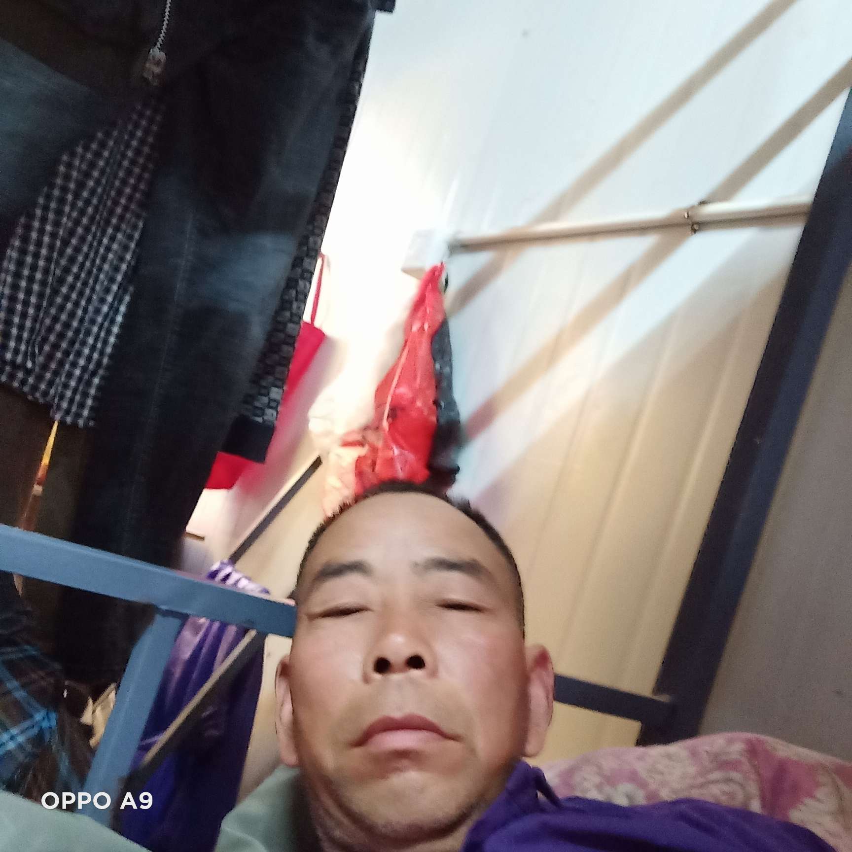 饱满深拥舞蹈的照片