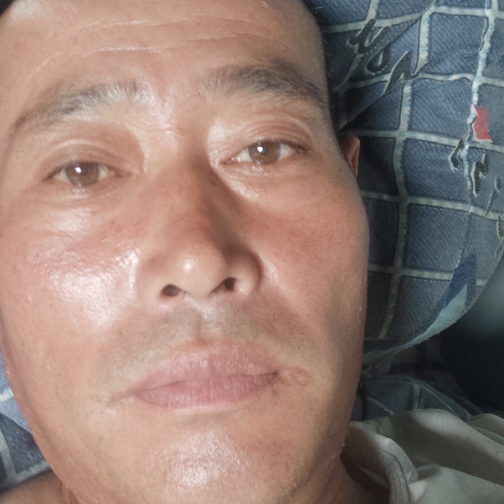 白云向直率的照片