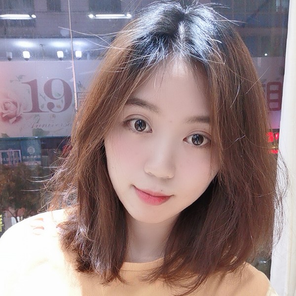 半夏坦率的照片