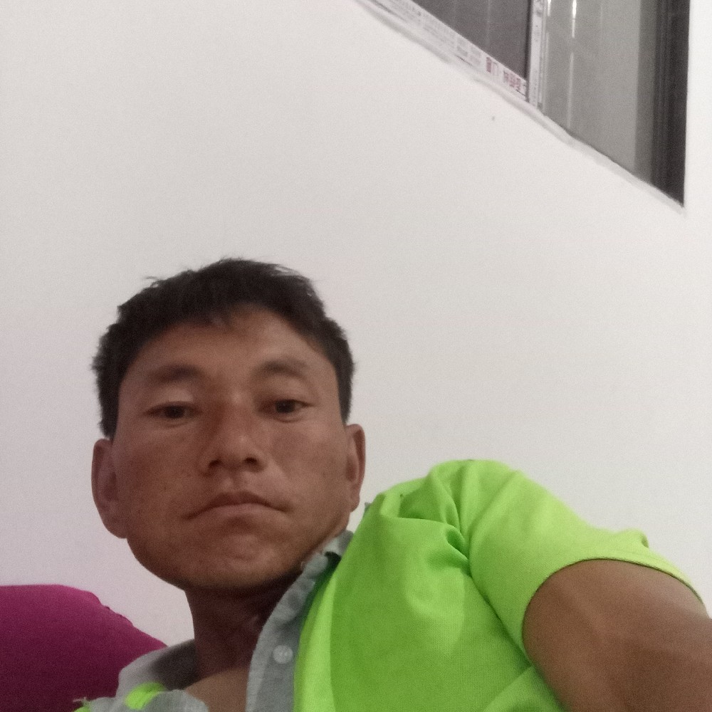 丝袜放弃浅唱的照片