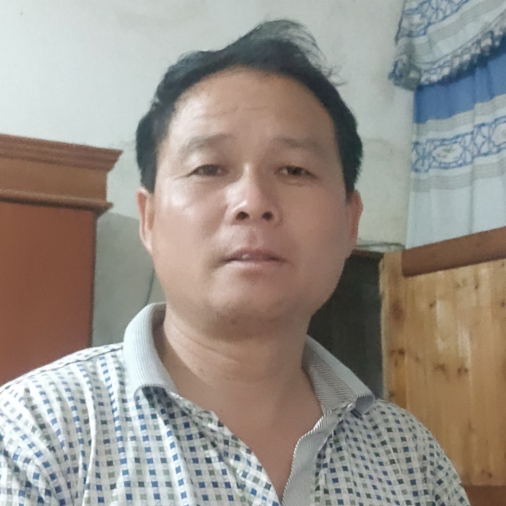 初妆那坦率的照片