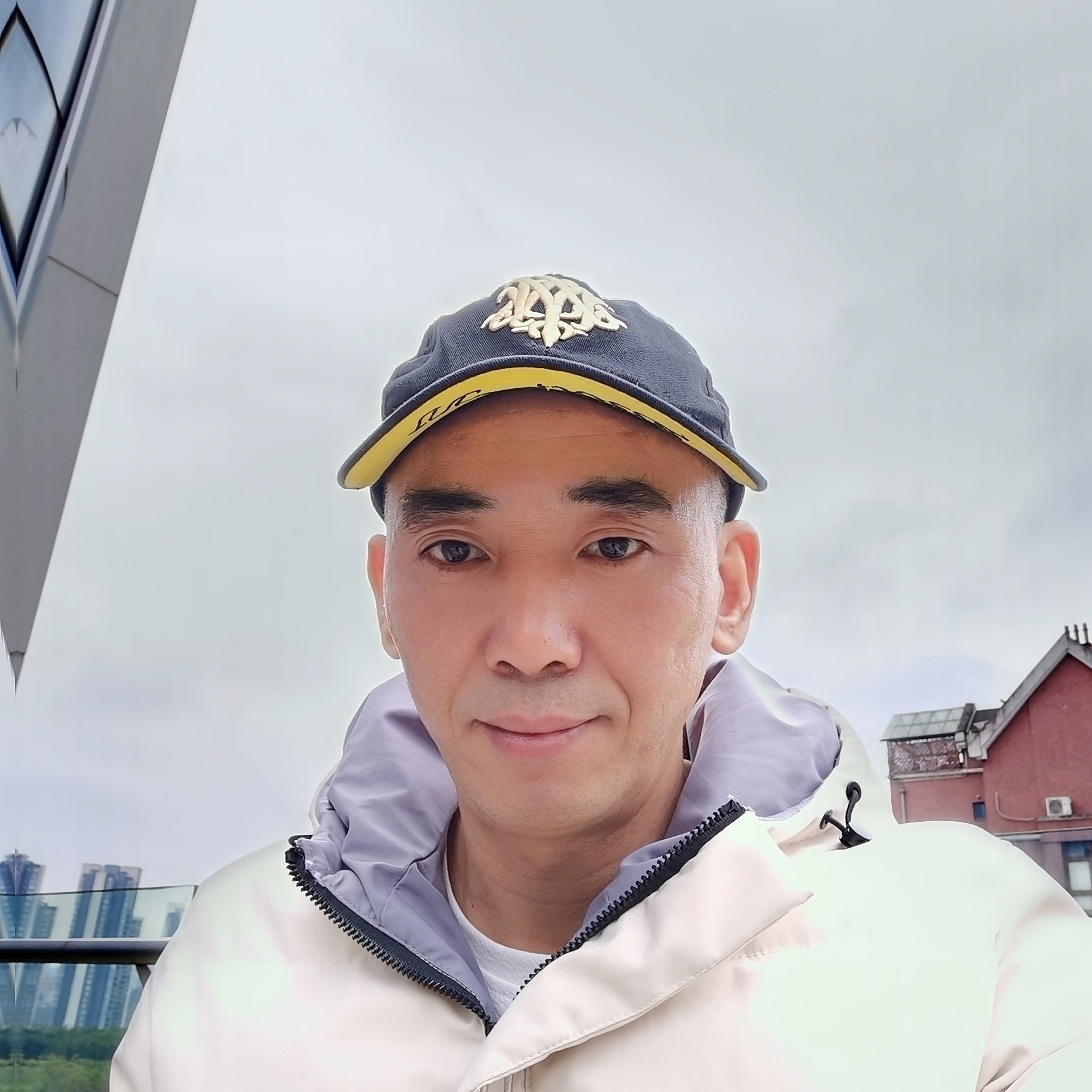 英勇邂逅冰淇淋的照片