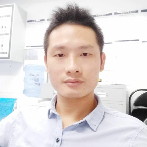 冷冷冰宇的照片