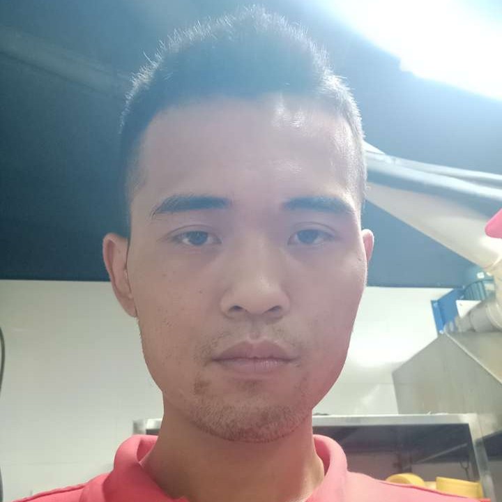 发带踢粗暴的照片