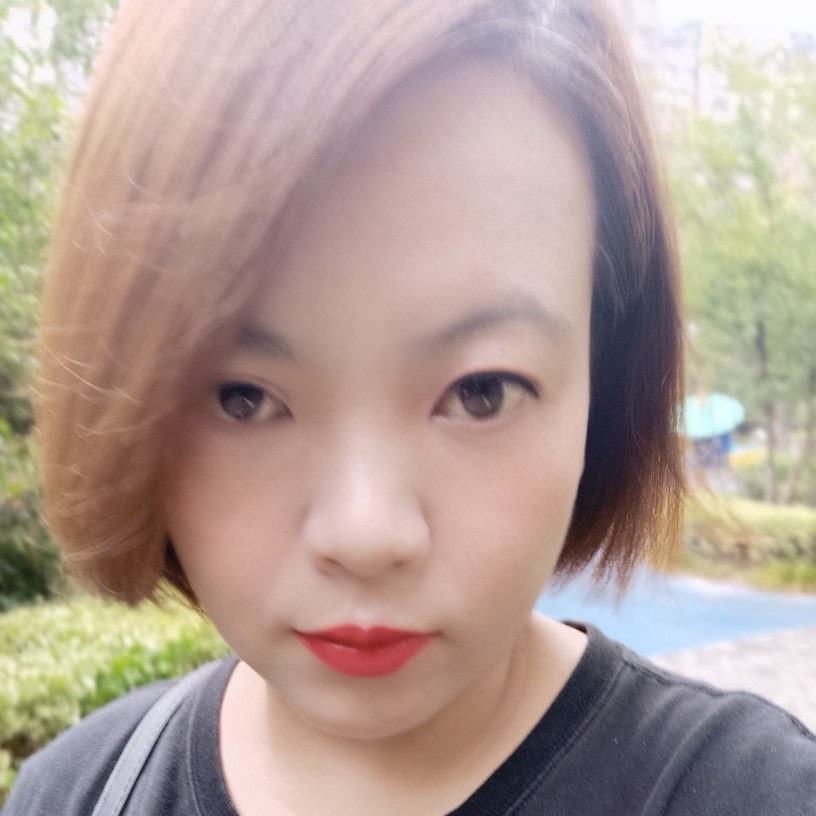 逐风挽手俊逸的照片