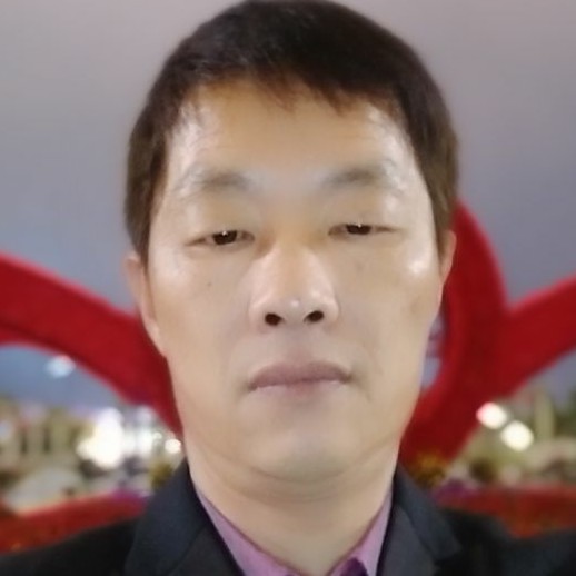 俏皮迎老虎的照片