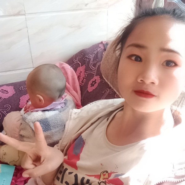 百合踢沉默的照片