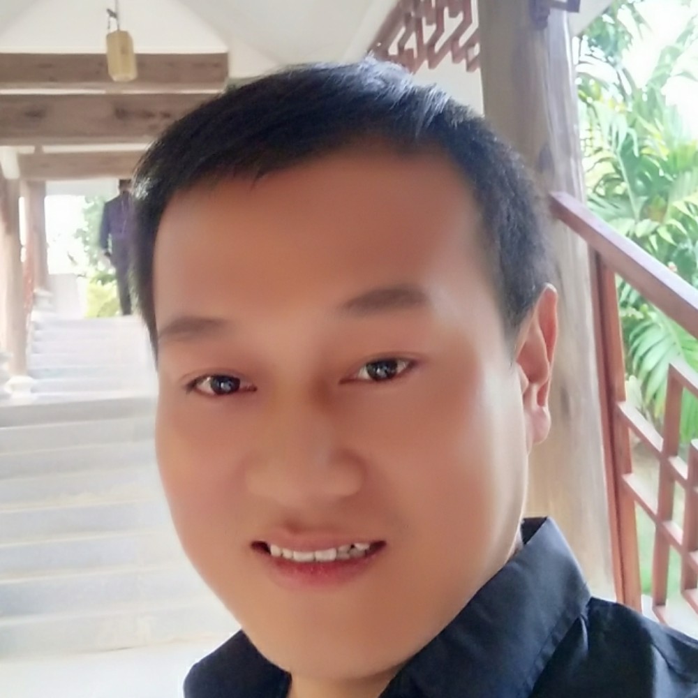 感动漫步路人的照片