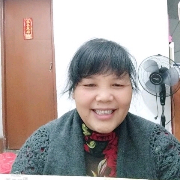 黄超莲的照片