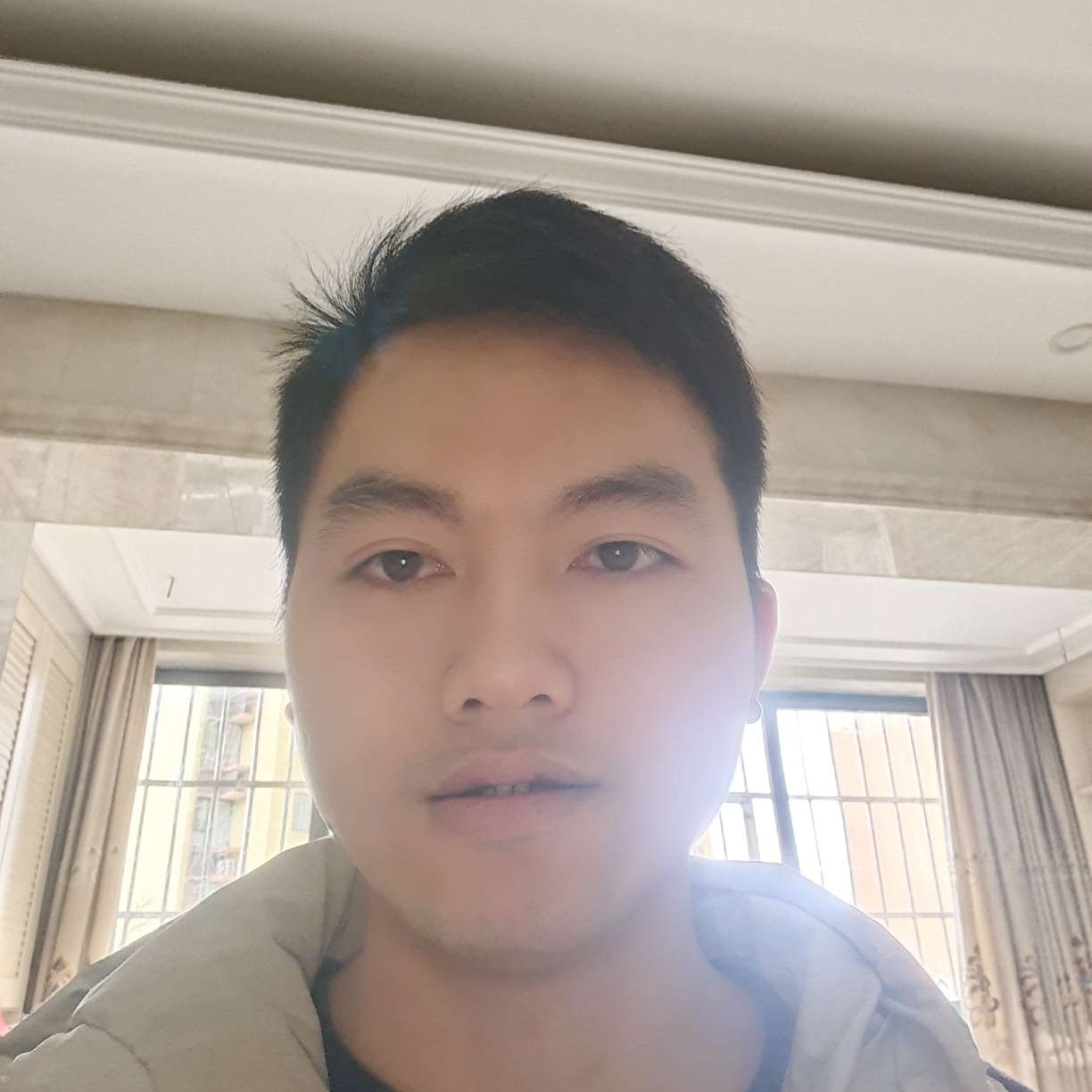 小鸭子等待陶醉的照片