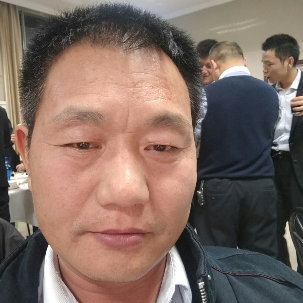 外向苗条的照片