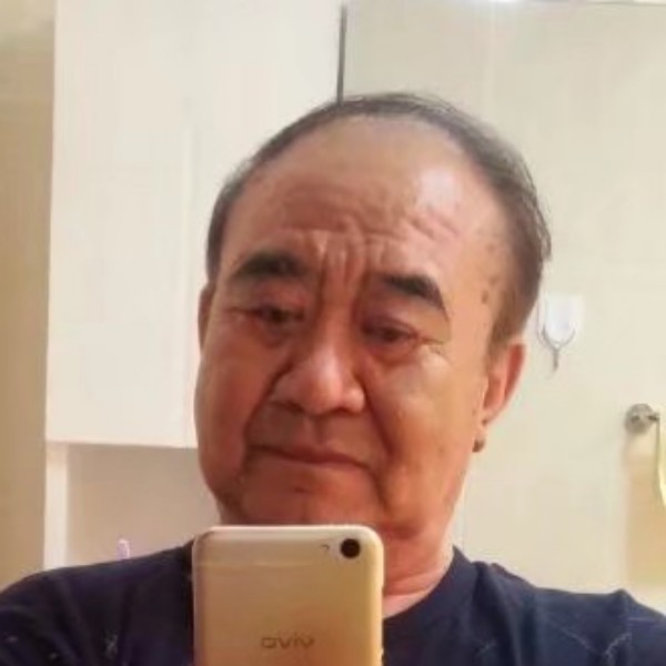 风中拾忆灯泡的照片