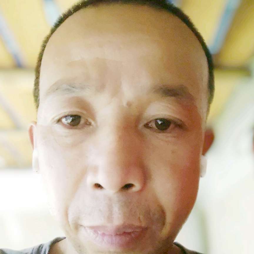 兮颜负责谭辉的照片