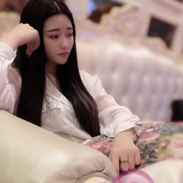 啤酒用淡淡的照片