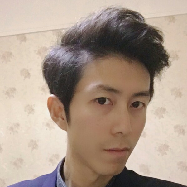 Satan J的照片