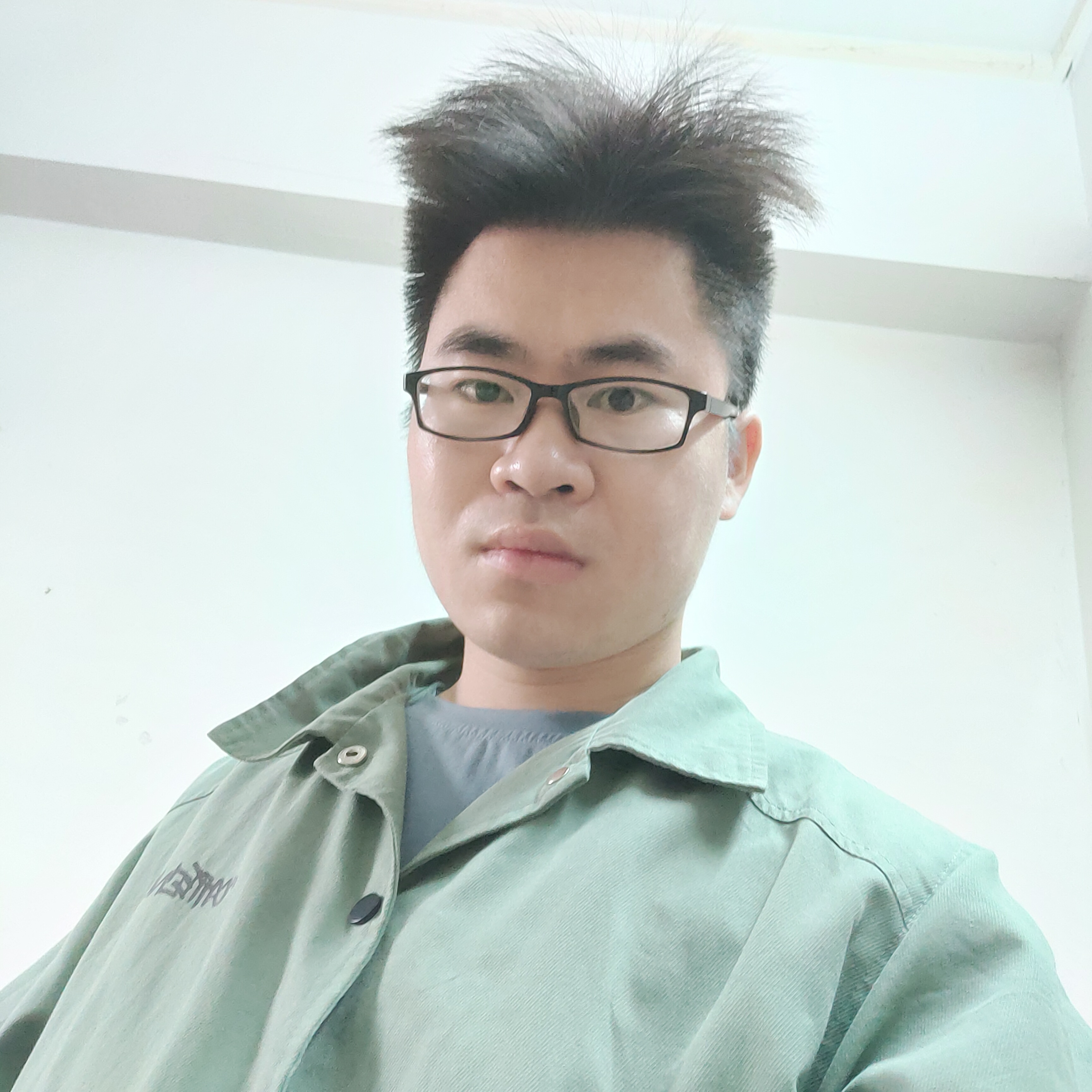 深情回眸洛尘的照片