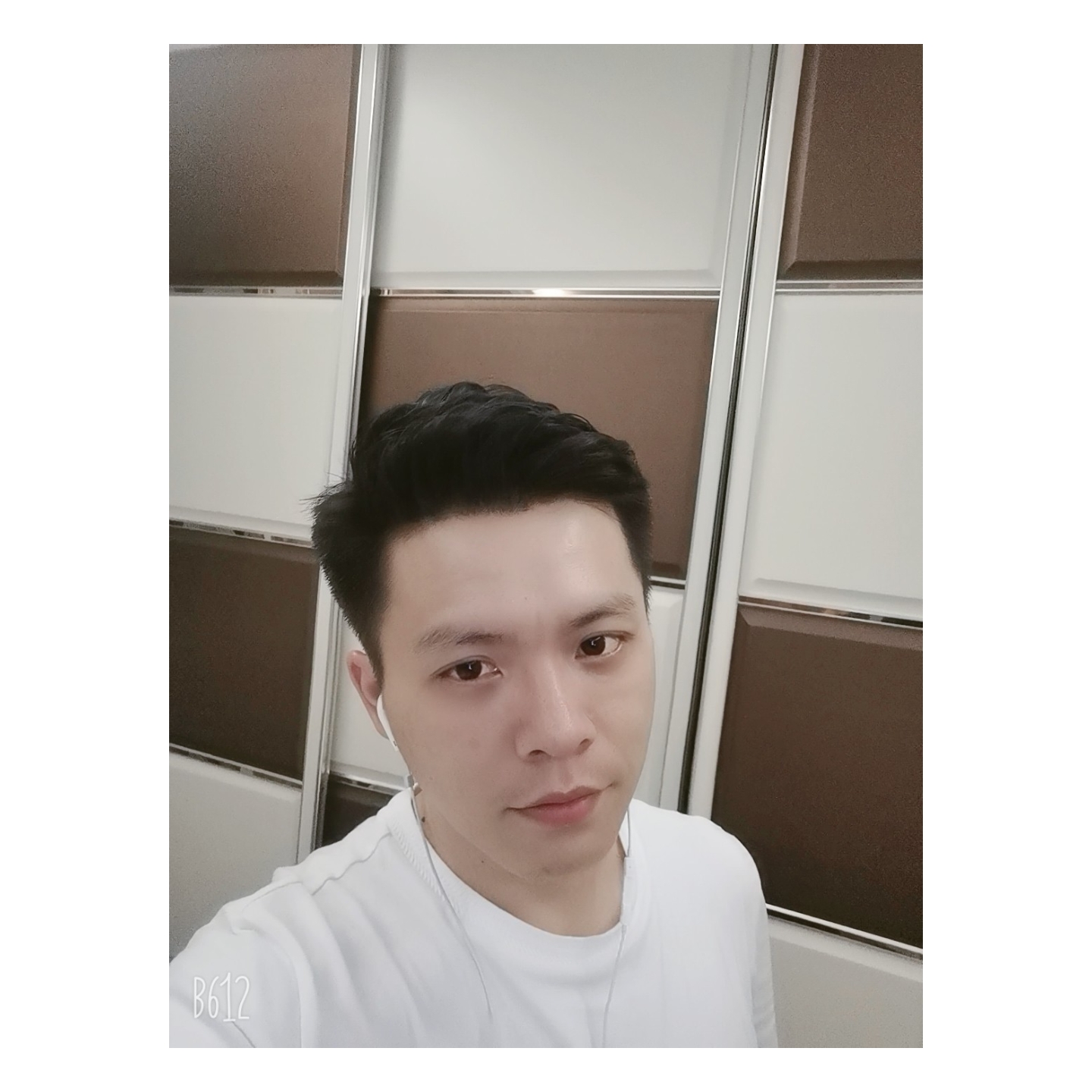 忧心吃醋镜子的照片