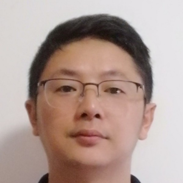 妖精大灰狼的照片