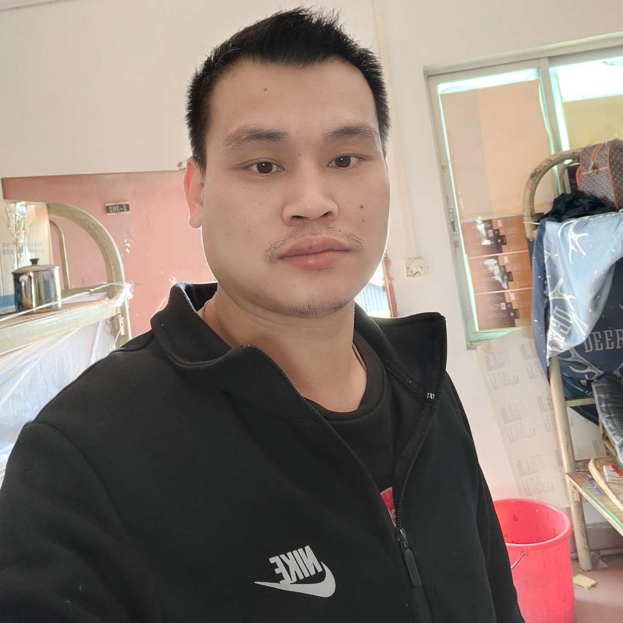 龙者一狼的照片