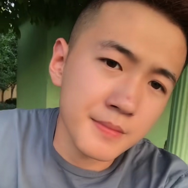 Miss.黄的照片