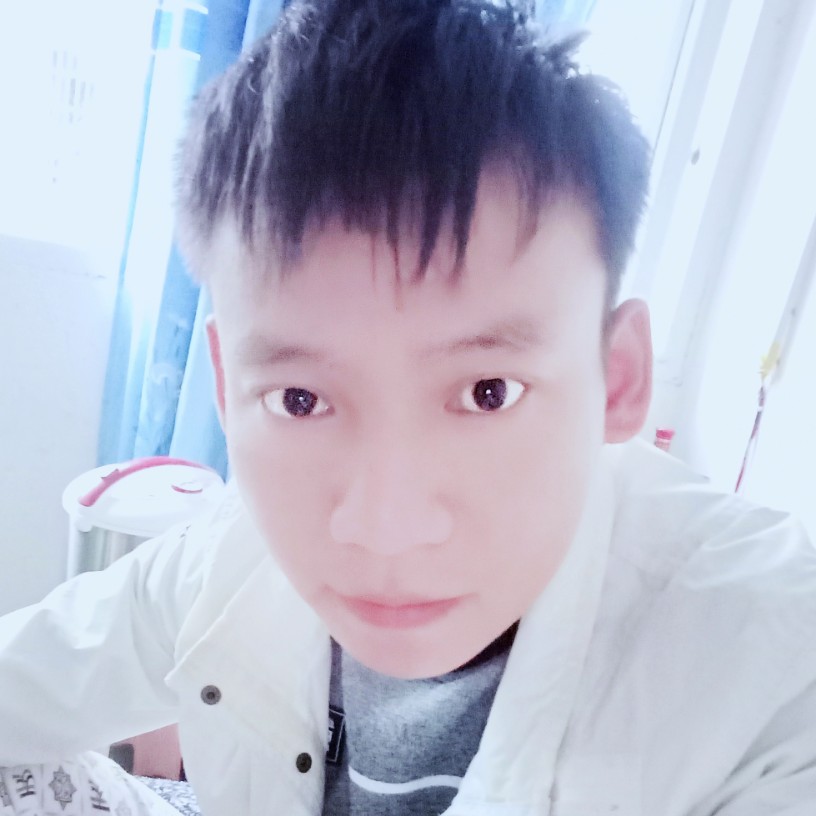 高兴崖悔的照片