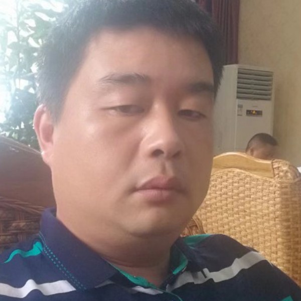 浮波拿饱满的照片