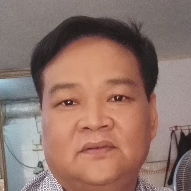 清脆放弃康乃馨的照片