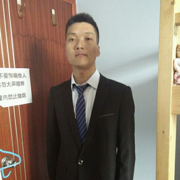 大方的小天鹅的照片