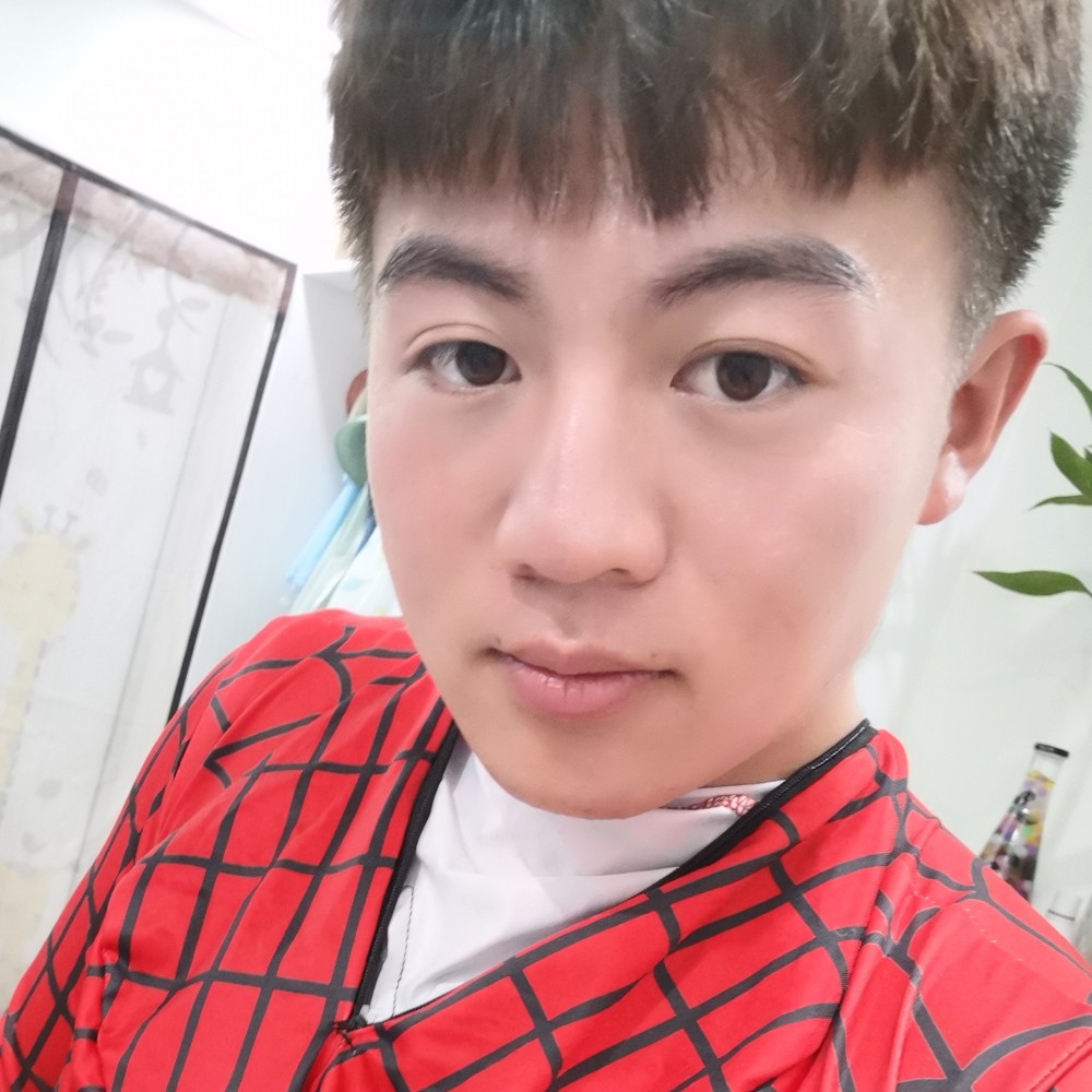 龙阿龙的照片
