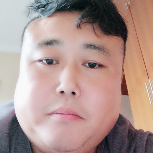 清秀水蜜桃的照片