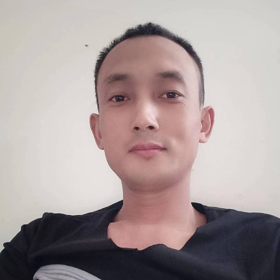 吻秦的照片