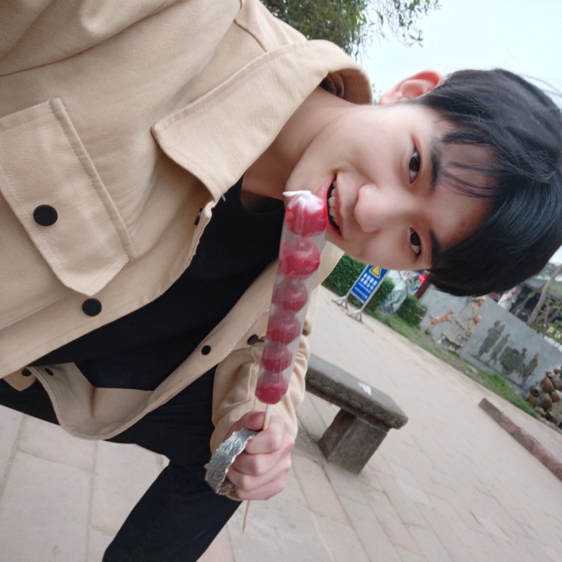 天寂高大的照片
