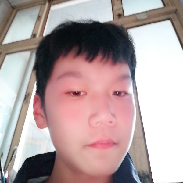 大门爱笑的照片