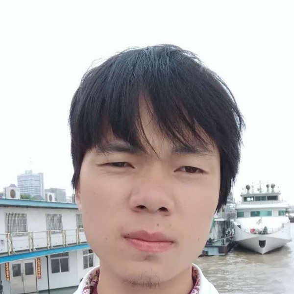 李颖霜的照片