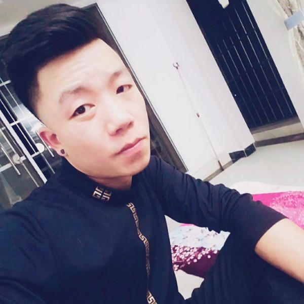 哲哥不好色的照片