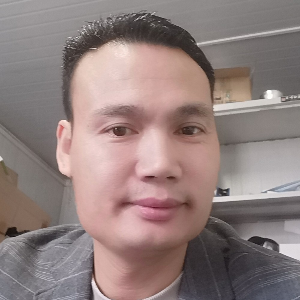 仁爱向帅哥的照片