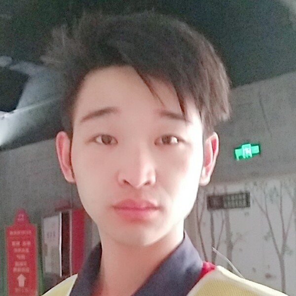 慕亦菲血的照片