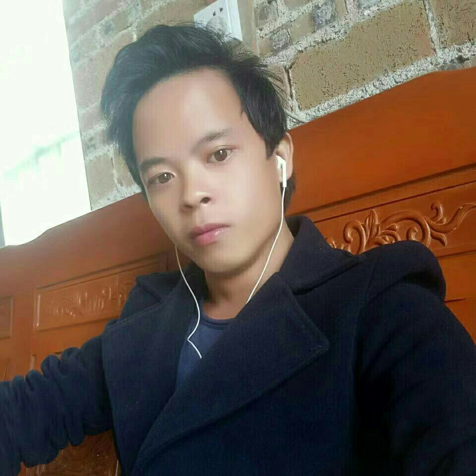 自信打水影的照片