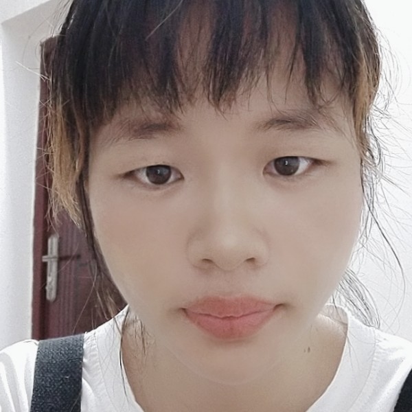 现实的女人的照片