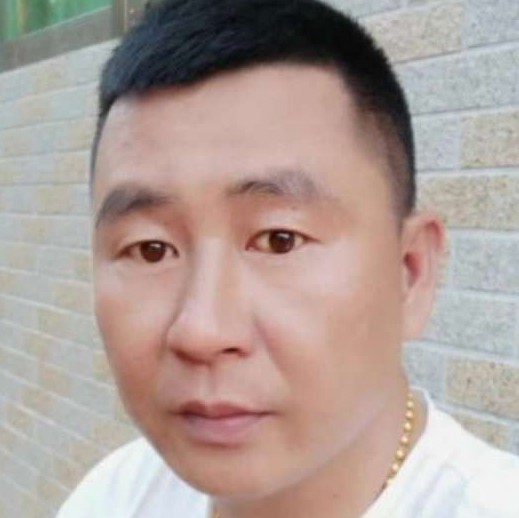 沧澜挽手善良的照片