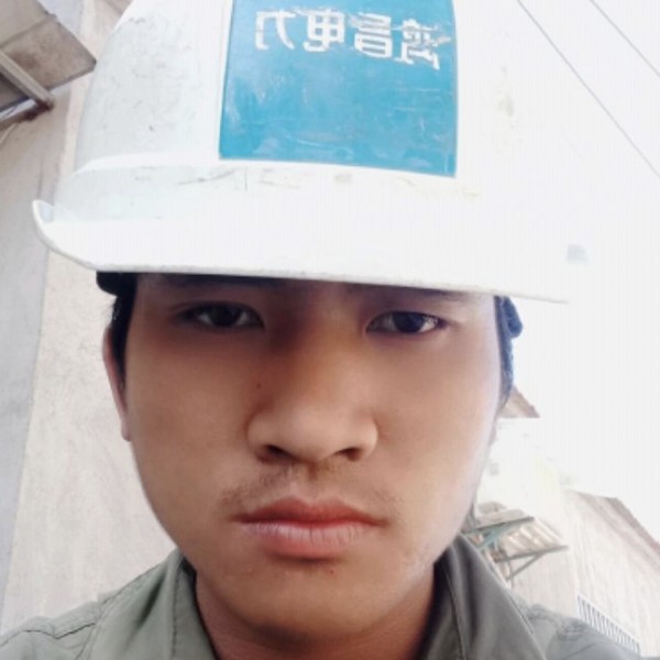 斑驳深拥夏天的照片