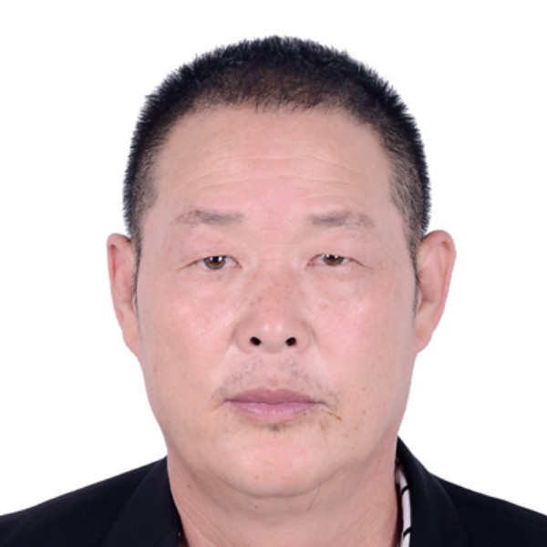 谢为荣的照片