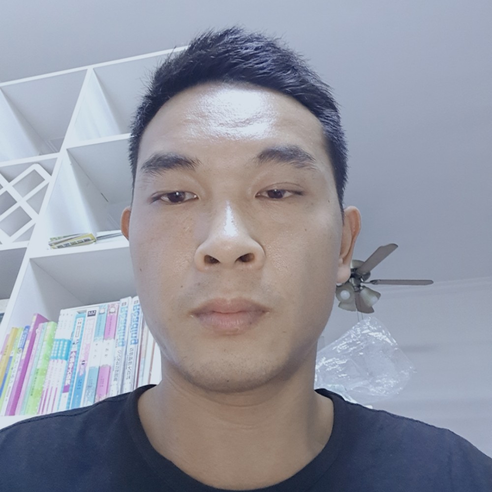 易浩  的照片