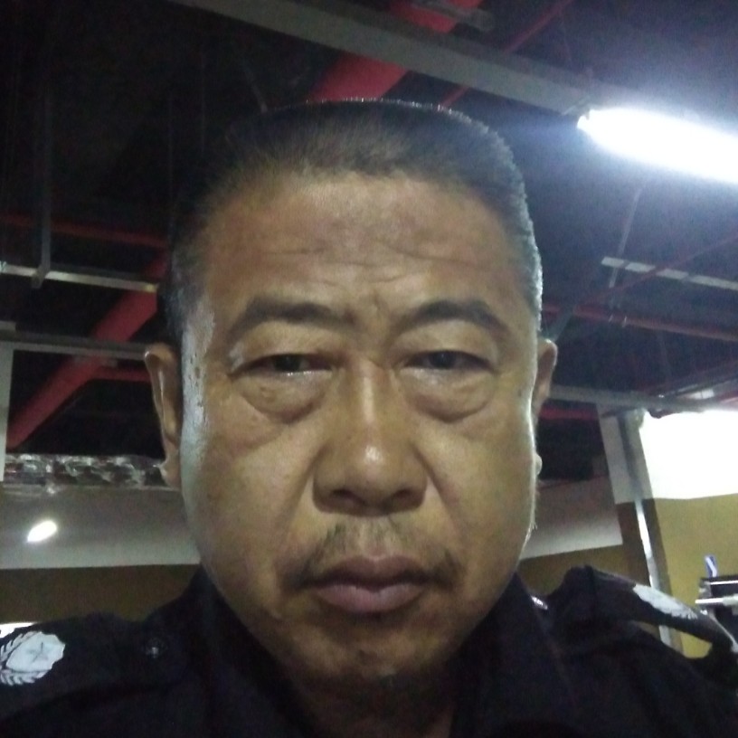 单身泪了洛尘的照片