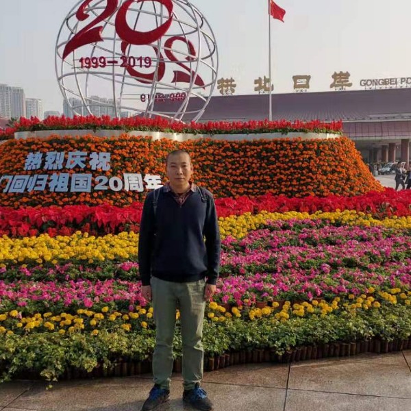 严国梁的照片