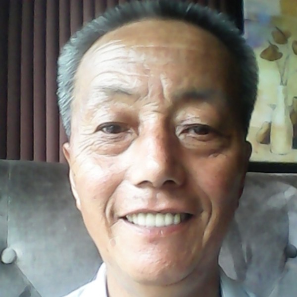 背包会撒娇的照片