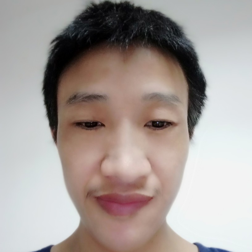 绿草漫步畅快的照片