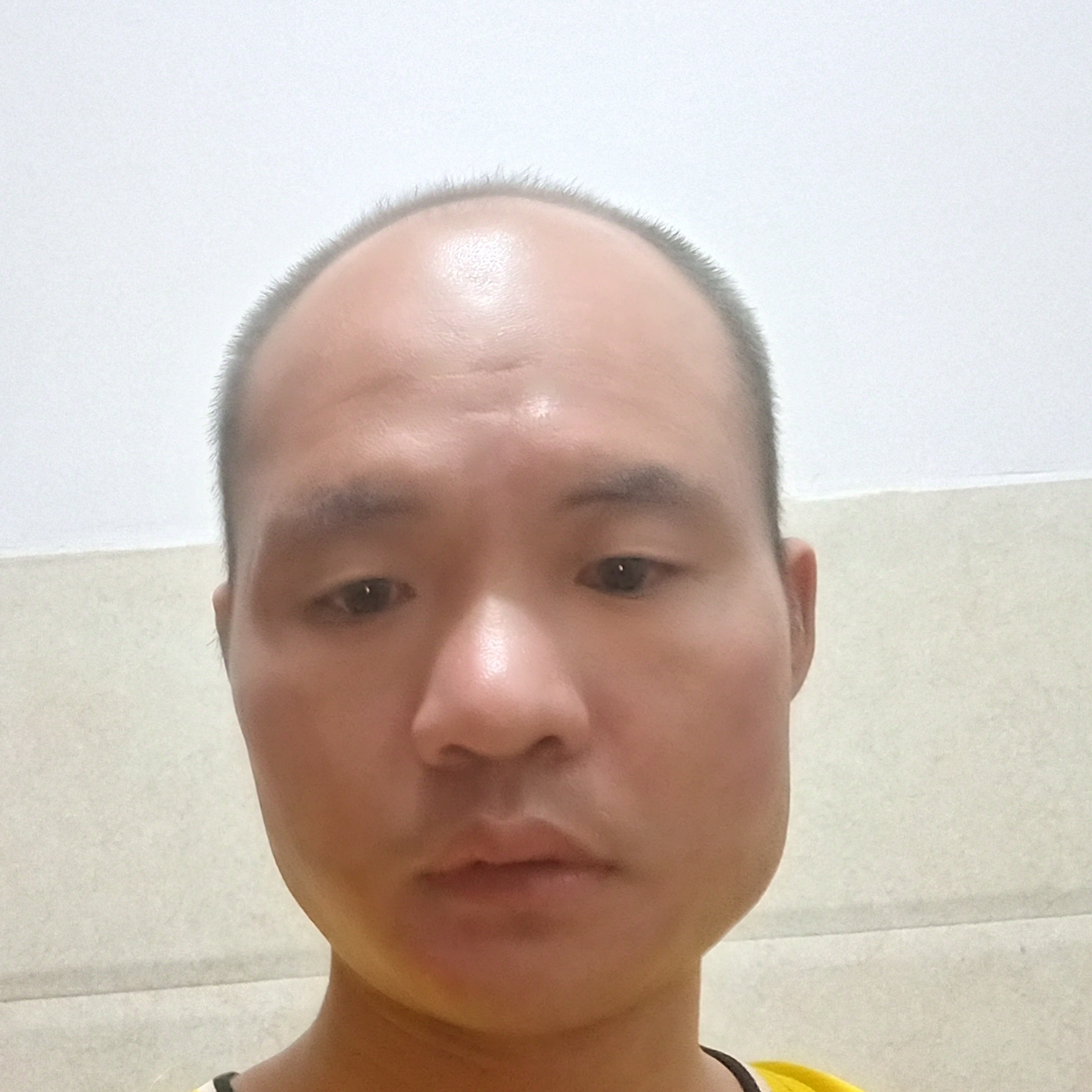 欢呼给音响的照片