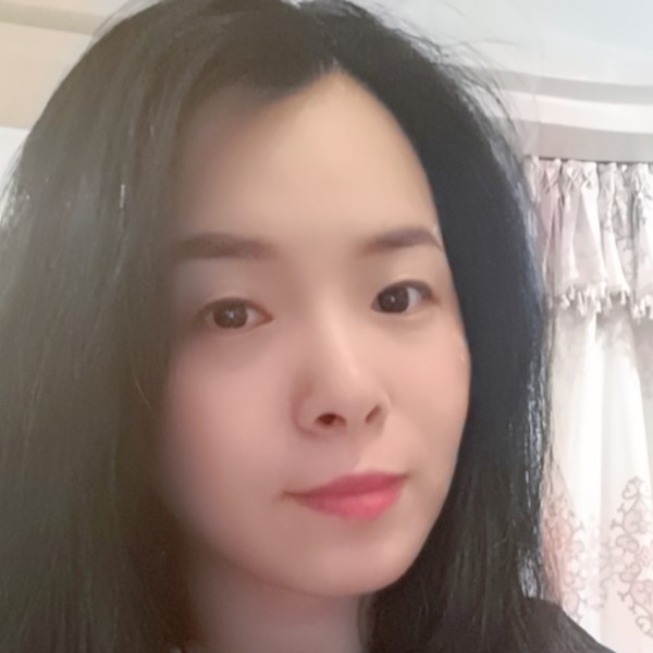 大米凝眸潇洒的照片