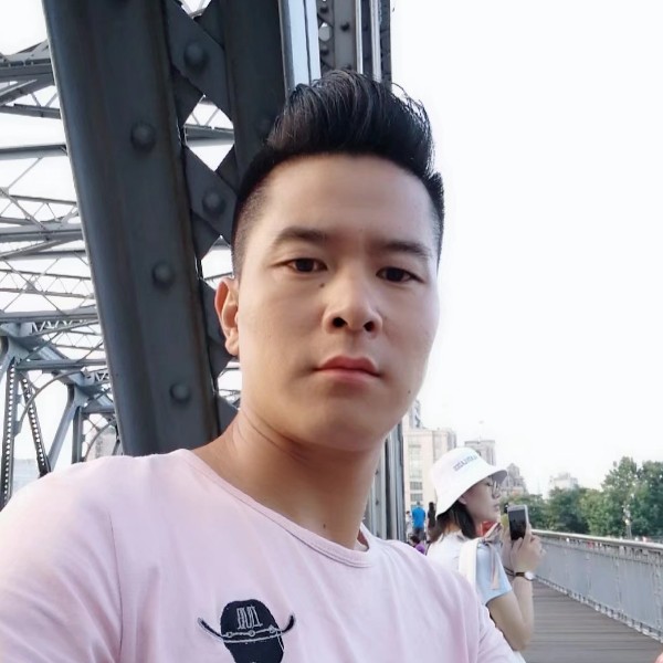 嚓茶挽手后来的照片